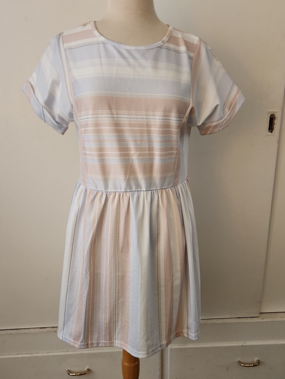 Striped Pastel Short Sleeve Dress - White & Light Pink
